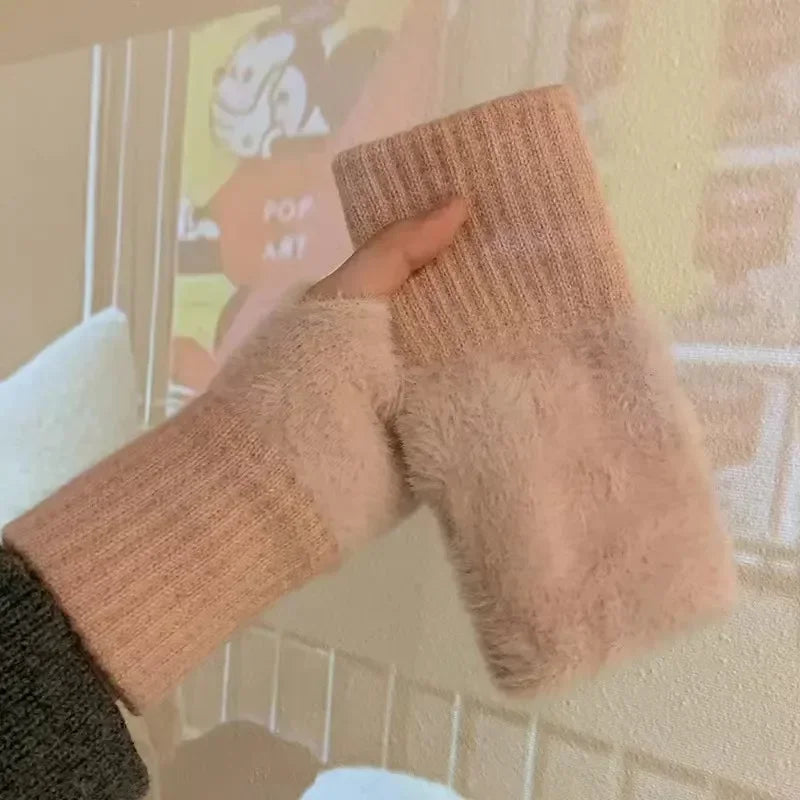 Fashionable Half Finger Gloves Suitable for Women's Soft and Warm Winter Luxurious Solid Color Plush Knitted Fingerless Gloves Beauty Fashion