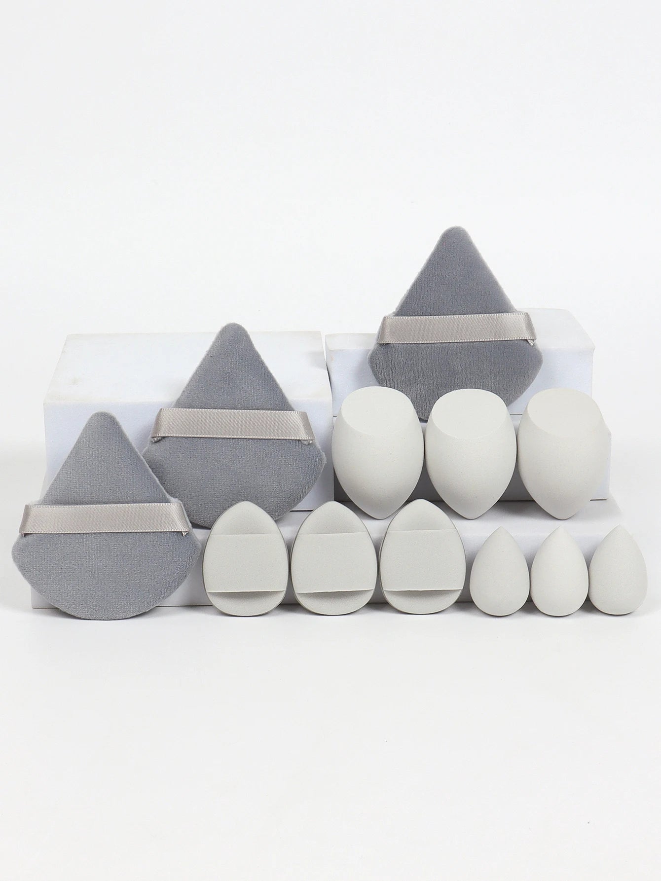 12-Piece All-Purpose Makeup Sponge Set, Made of 3 Loose Powder Puffs, 3 Mini Air Cushion Puffs, 3 Beauty Eggs and 3 Mini Beauty Beauty World Shop