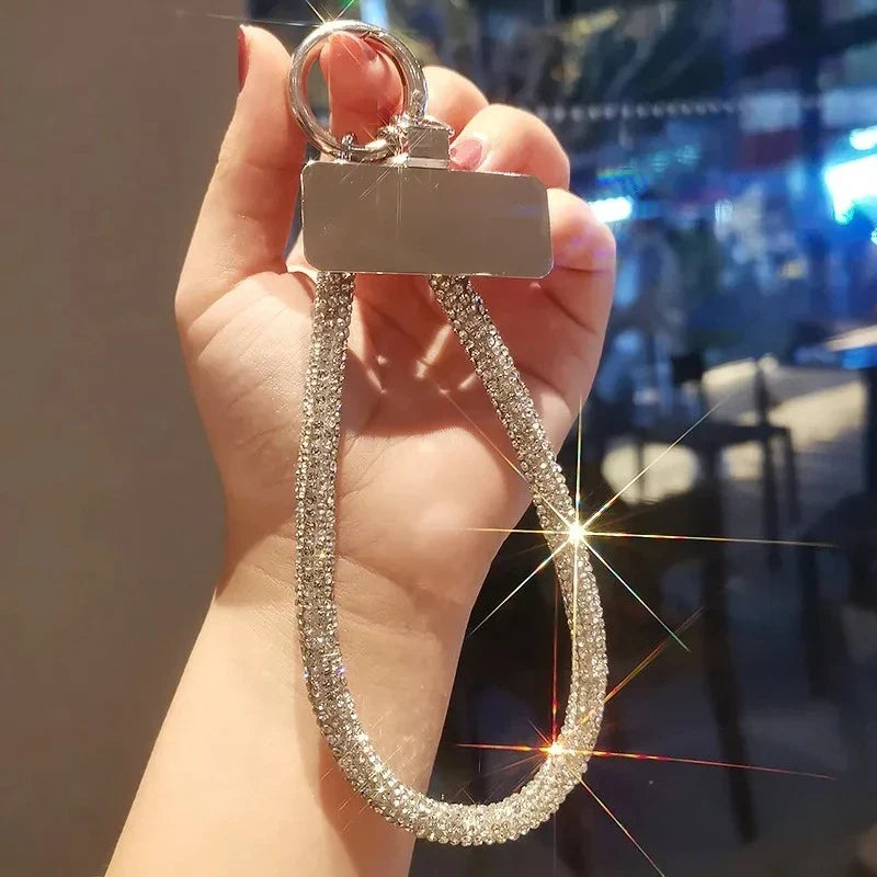 Luxury Full Diamond Phone Lanyard with Metal Clip Universal Short Chain Handheld Wrist Flash Accessory for Mobile Phones Beauty Trend Shop