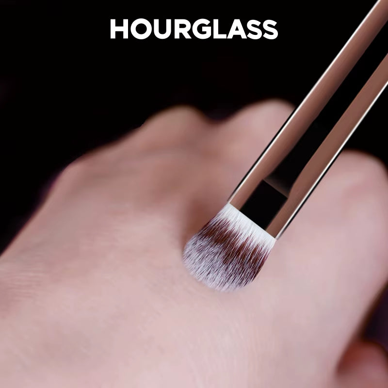 Makeup Brush -No.3 All over Shadow Brush Soft and Skin-Friendly Fiber Hair Fashion Design Single Eye Brush