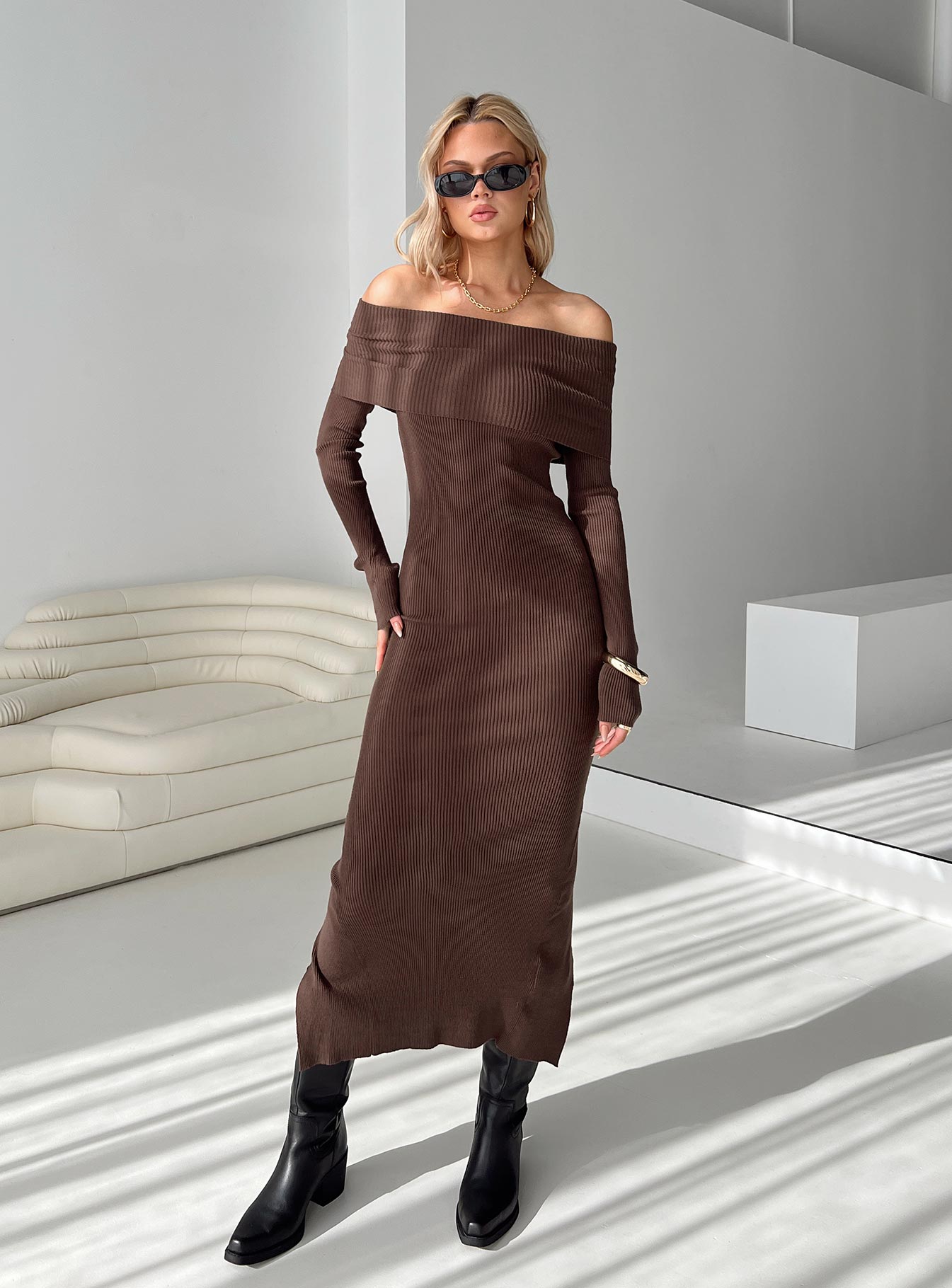 Phylis Off The Shoulder Maxi Dress Chocolate Princess Polly