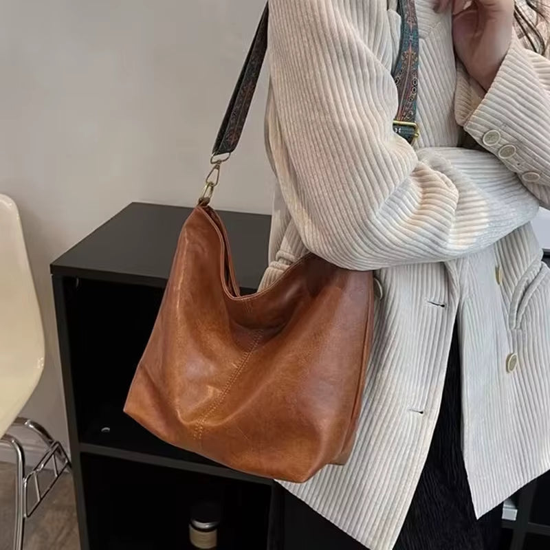 Neutral Style Men'S and Women'S Pu Tote Bag, Suitable for Travel and Photography, Single Shoulder Bag with Ethnic Style Strap