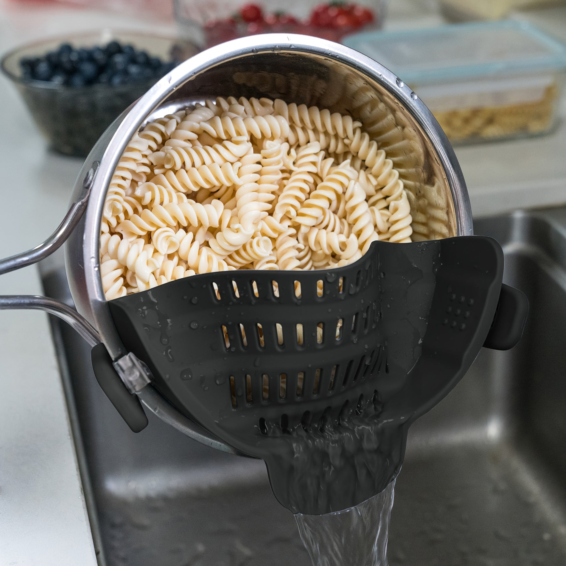 1pc ABERZEY Clip-On Strainer for Pots & Pans - Durable Plastic Kitchen Colander for Pasta, Meat, Vegetables, Fruits - Easy Drainage & Compact Design, Strainer for Pasta, Vegetable Preparation, Modern Kitchenware, Efficient Dr Beauty Fashion