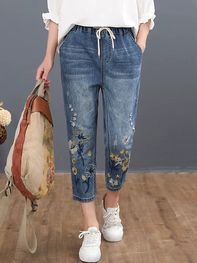 2025 Chinese Summer Fashion Ladies Vintage Embroidery Jeans Women Casual Floral Denim Trousers Ripped Harem Pantalons