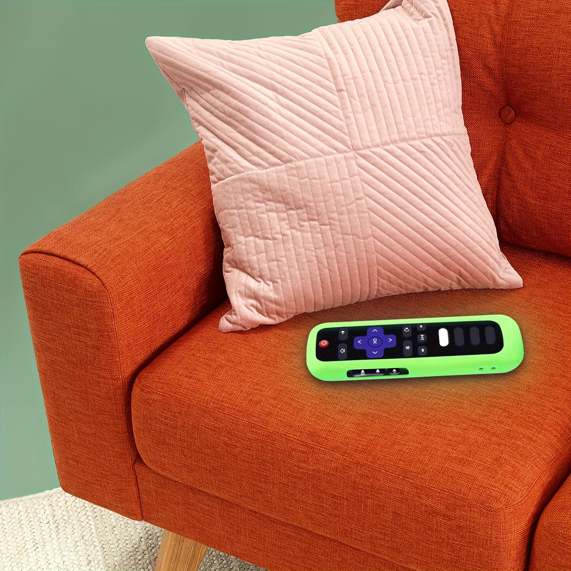 1pc Roku TV Remote Cover, Glow in the Dark Silicone Sleeve Case, Compatible with TCL Hisense Roku TV Steaming Stick 4K 4K+ Voice Remote, Universal Protective Battery Cover, 2022 Model, Uncharged, No Battery Included Beauty Fashion