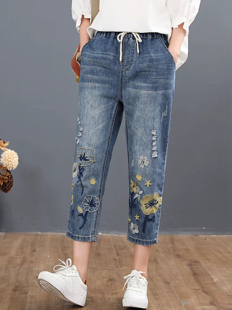 2025 Chinese Summer Fashion Ladies Vintage Embroidery Jeans Women Casual Floral Denim Trousers Ripped Harem Pantalons