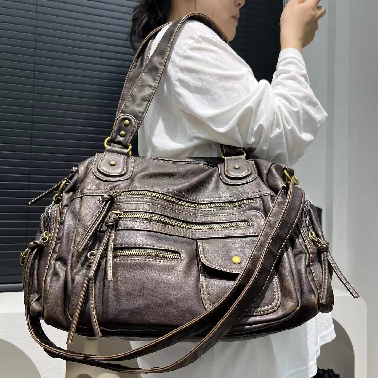 Y2K Hot Girl Single Shoulder Crossbody Bag Vintage Washed Leather Motorcycle Bag Large Capacity Multi Pocket Bag Beauty World Shop
