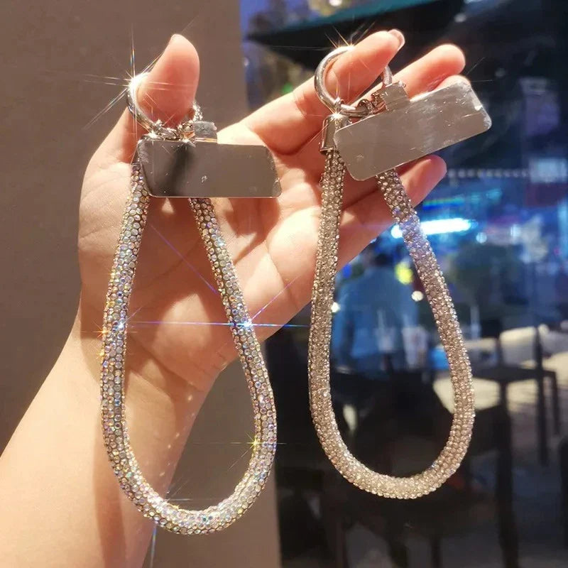 Luxury Full Diamond Phone Lanyard with Metal Clip Universal Short Chain Handheld Wrist Flash Accessory for Mobile Phones Beauty Trend Shop