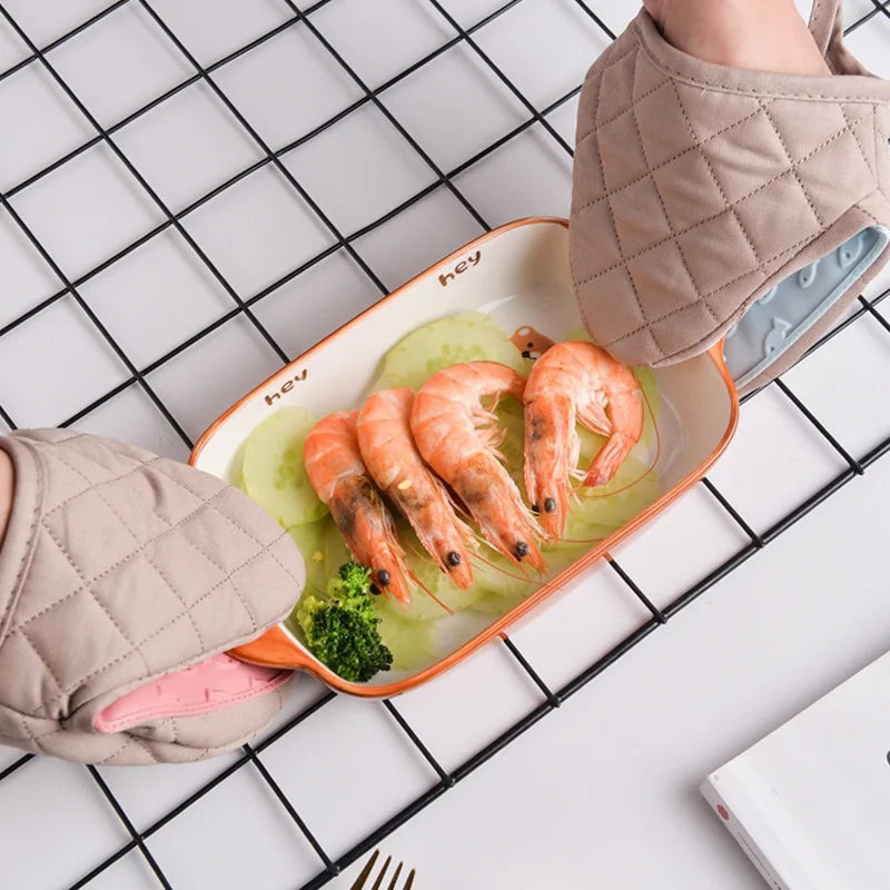 1PC Fish Shaped Silicone Anti Scald Oven Gloves Kitchen Silicone Gloves Tray Dish Holder Oven Gloves Multi-purpose Gloves Beauty World Shop