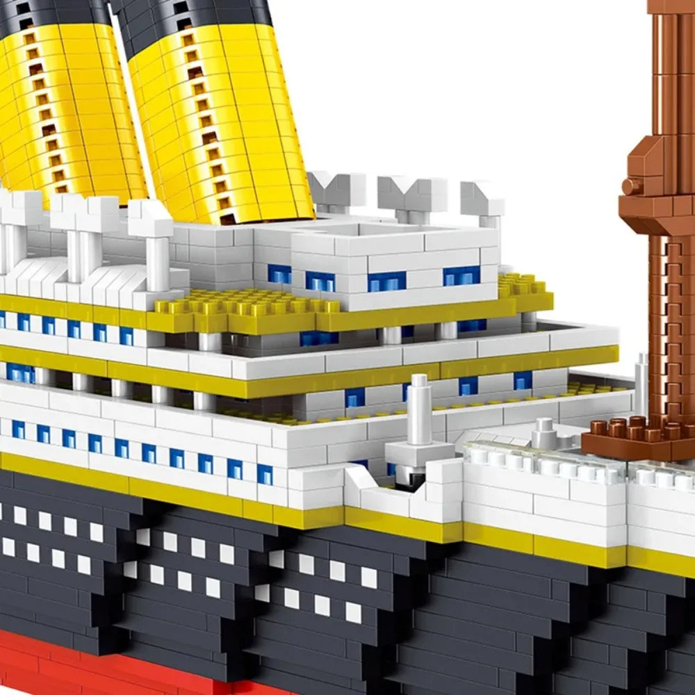 4000+Pcs Titanic Model Cruise Ship Building Blocks MOC Boat Bricks Collection DIY Construction Toys for Children Gift Beauty World Shop