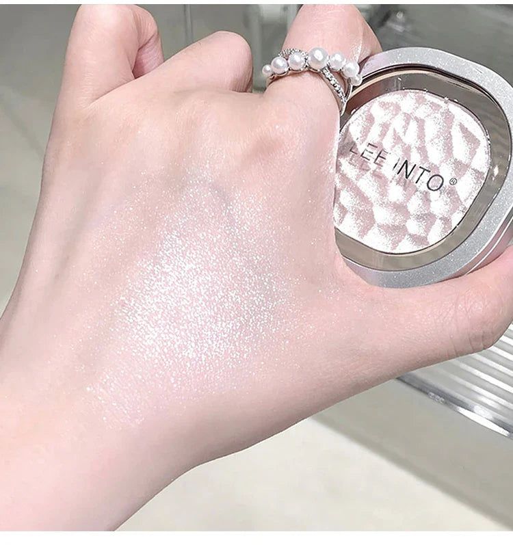 LEEINTO color-glowing high-gloss powder pearlescent powder brightens up the make-up eye shadow disc Beauty Trend Shop