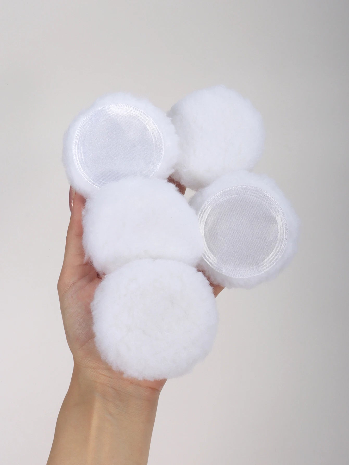 2-5-10-20Pcs Portable and Practical High-Grade White Round Powder Puff for Base and Fixing Makeup Beauty World Shop