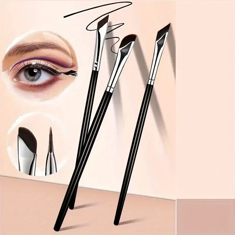 Eyeliner brush set, with tilted fine blade, suitable for precise application - suitable for all skin types. Beauty World Shop