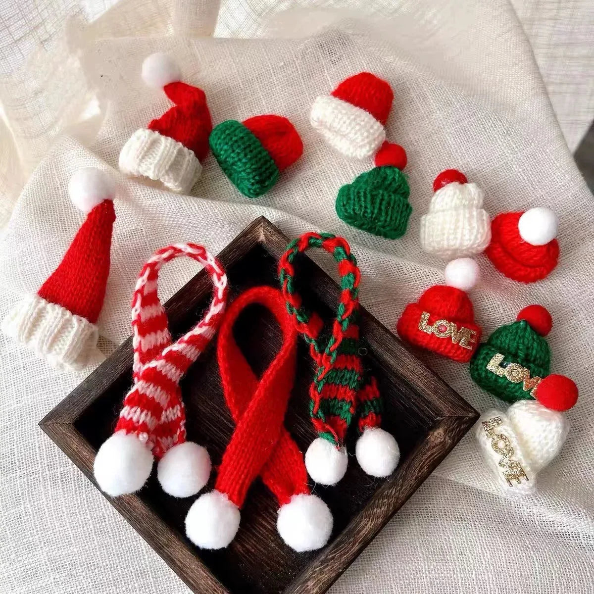 Mini Santa Knitted Hat & Scarf Small Christmas Costume for Cat Rabbit Doll Lollipop Bottle Cap DIY Xmas Party Dinner Decoration Beauty World Shop