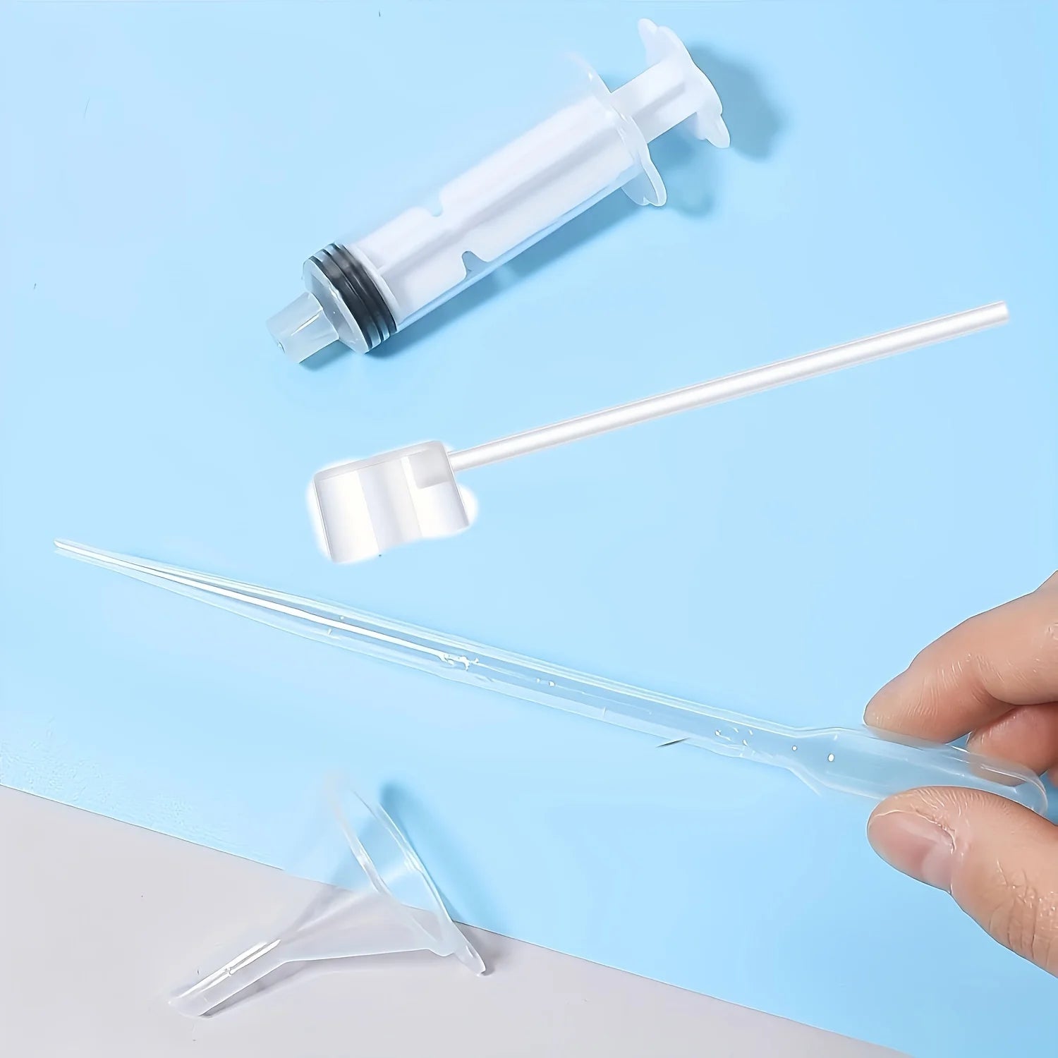 12-piece perfume dispenser set - 2 syringes, 2 pipettes, 2 perfume separators, 2 converters, 2 funnels, 2 spring-loaded pipettes Beauty World Shop