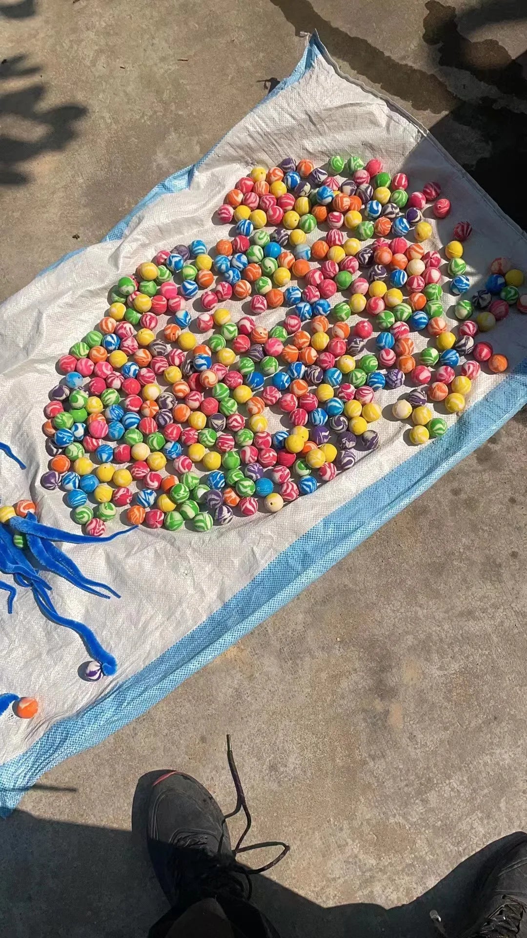 Cat interactive toys Tickle Cat Colorful bouncing ball Pet supplies Puzzle teasing indoor cat worm caterpillar elastic toy Beauty World Shop