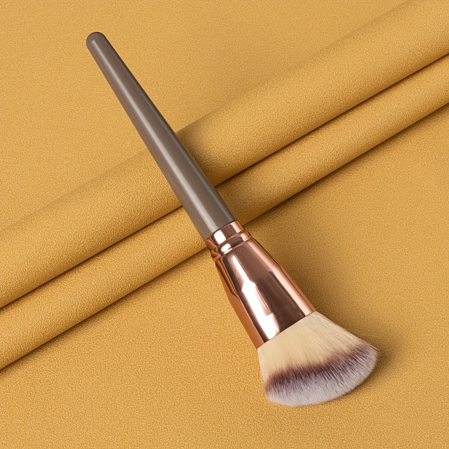 Contour Brush, Premium Contour Blush Bronzer Face Makeup Brush, Perfect For Cheek Forehead Jaw Nose Blending Deepening Contourin Beauty World Shop