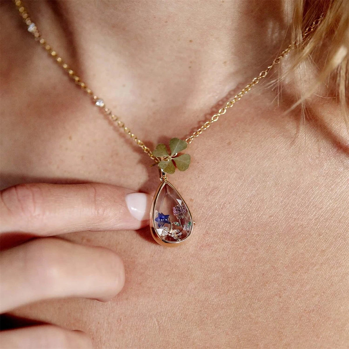 Heart of the Ocean can be opened necklace, water droplet pendant, niche cute small object, collarbone chain, color preservation Beauty World Shop