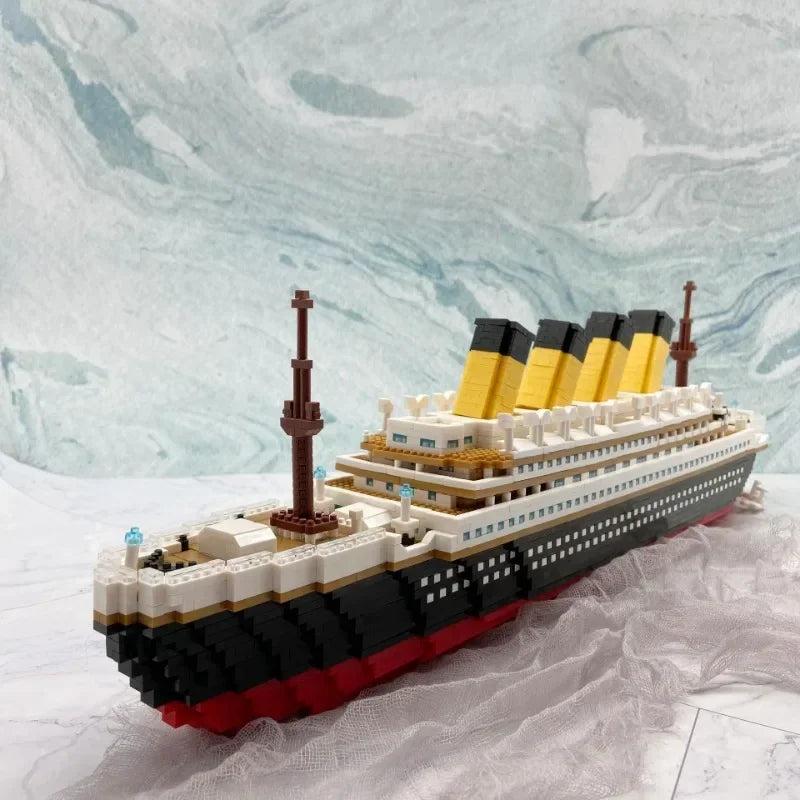 4000+Pcs Titanic Model Cruise Ship Building Blocks MOC Boat Bricks Collection DIY Construction Toys for Children Gift Beauty World Shop