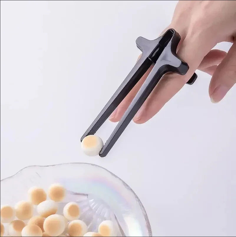 1PC Lazy Fingers Chopsticks Play Games Eat Snacks Clip Brush Video Without Dirty Hands Food Clip Beauty Trend Shop