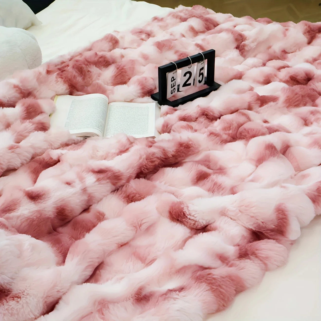 [Cozy|Faux Rabbit] Soft, Warm, 1pc Cozy Faux Rabbit Fleece Blanket | Throw for Bedroom, Guest Room, Living Room, Student Dormito Beauty World Shop