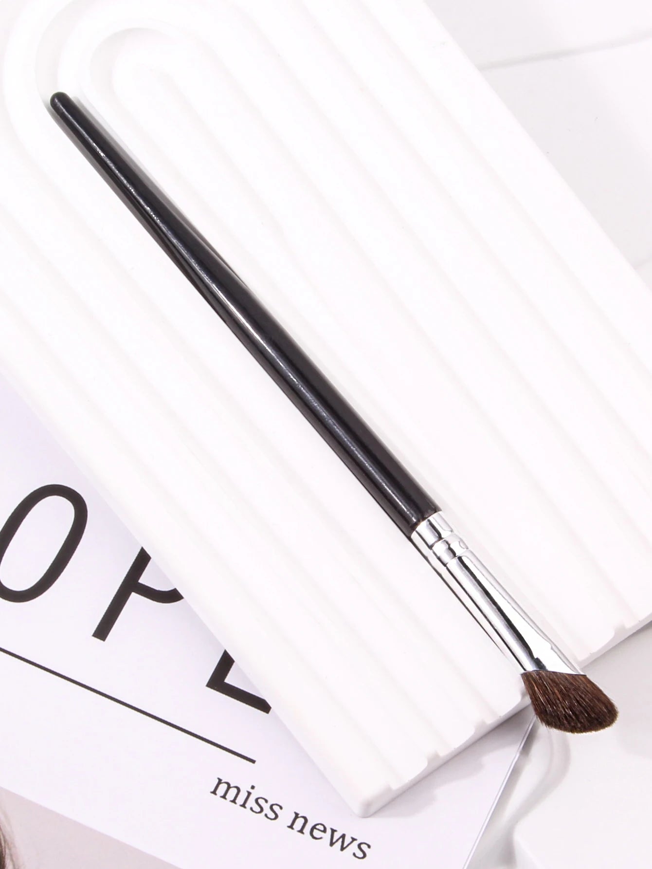 3D Nose Shadow Brush V Face Contour Makeup Brushes Soft Hair Blush Highlight Powder Cosmetic Women Facial Beauty Tools Beauty World Shop