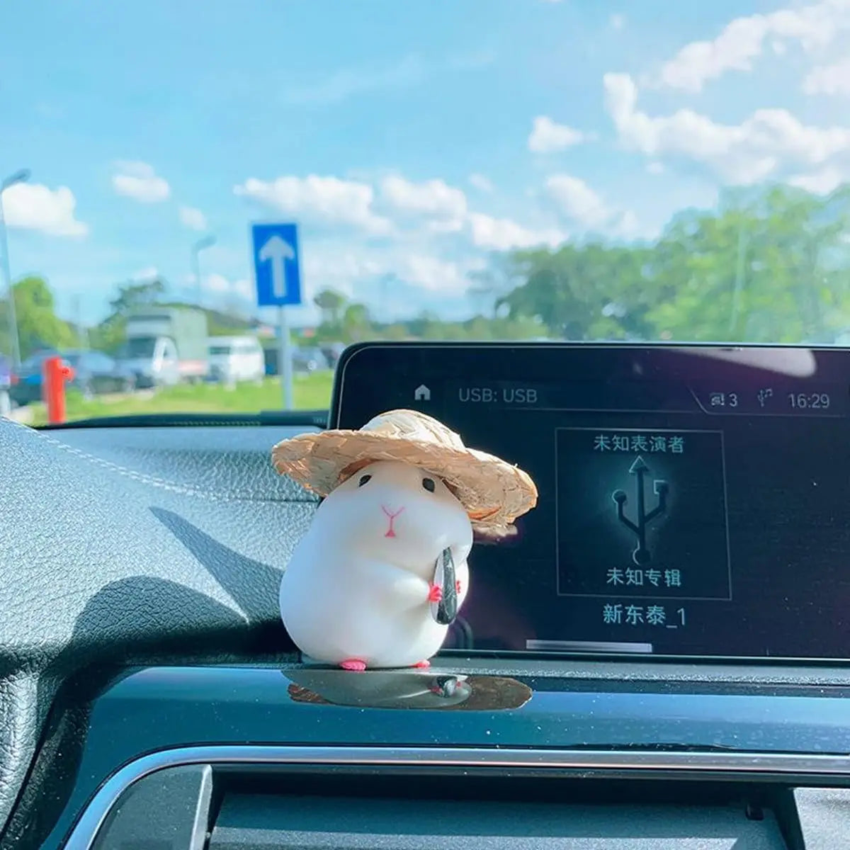 Cute Hamster with Straw Hat Car Ornament,Car Decoration Auto Interior Dashboard Accessories Beauty World Shop
