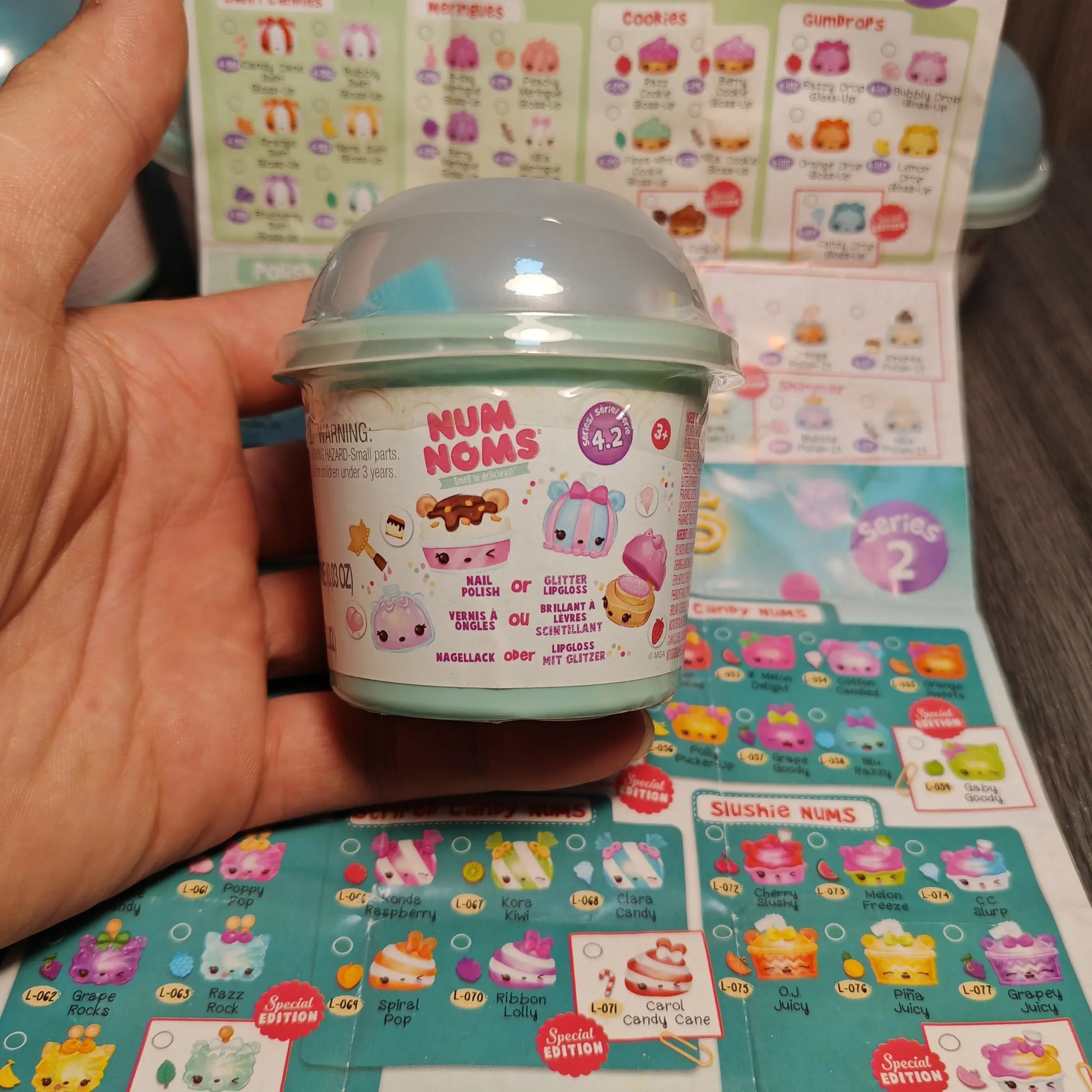 NumNoms Nail Polish Glitter Lipgloss Scented Light-up Num Nom Toy Collection Cute Animal Dolls Fun Play House Kids Birthday Gift Beauty World Shop