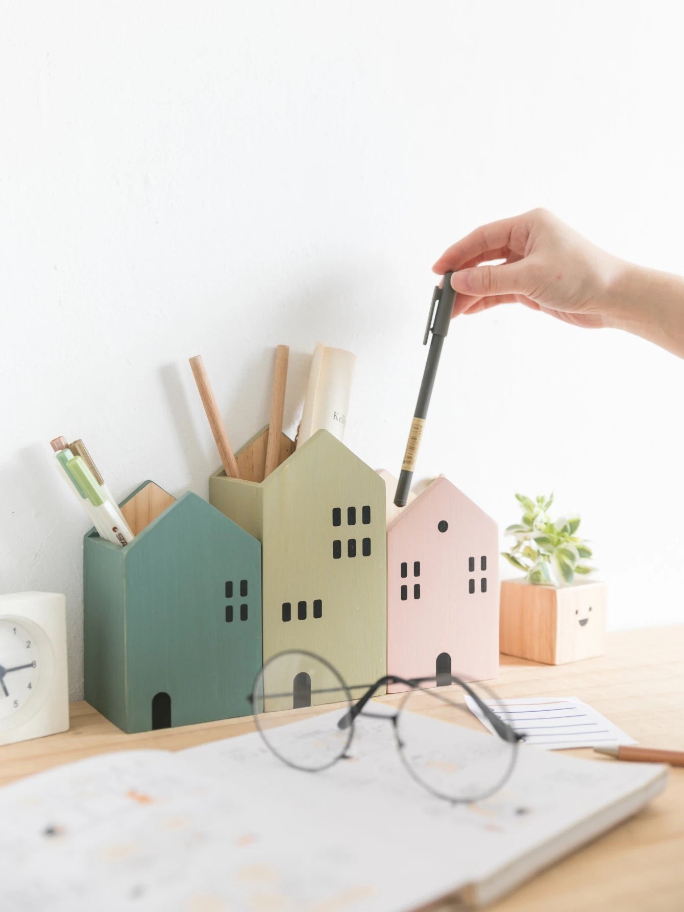 Cartoon House Wooden Pen Holder Pencil container Makeup Brush Stationery storage box Student/ Office Desktop Storage Organiser Beauty World Shop