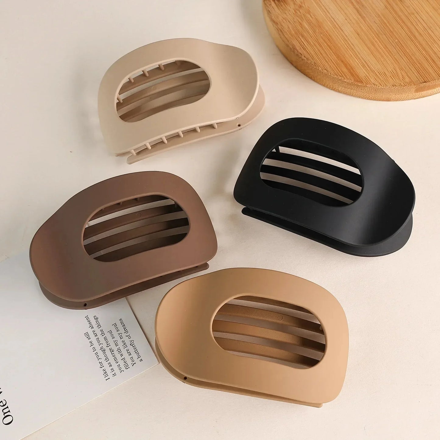 Fashion Oval Hair Claw Clip for Women New Design Leopard Matte Curved Flat Styling Barrettes Acrylic Lying Down Hair Accessories Beauty Trend Shop