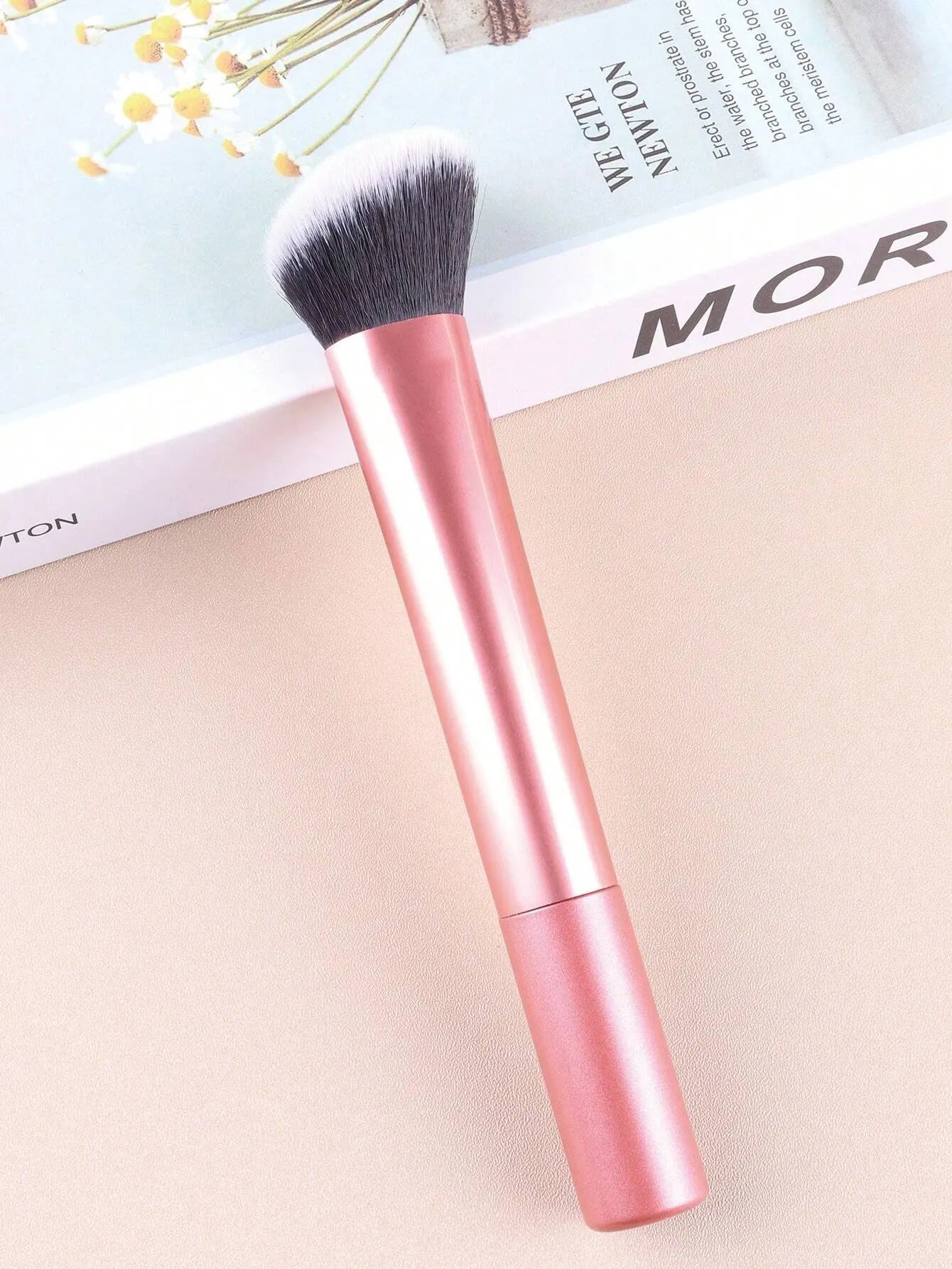 1pc Large Orange Contour Brush - Ideal For Cheeks, Forehead, Chin, Nose Blending And Defining Contours, Perfect For Liquid Found Beauty World Shop