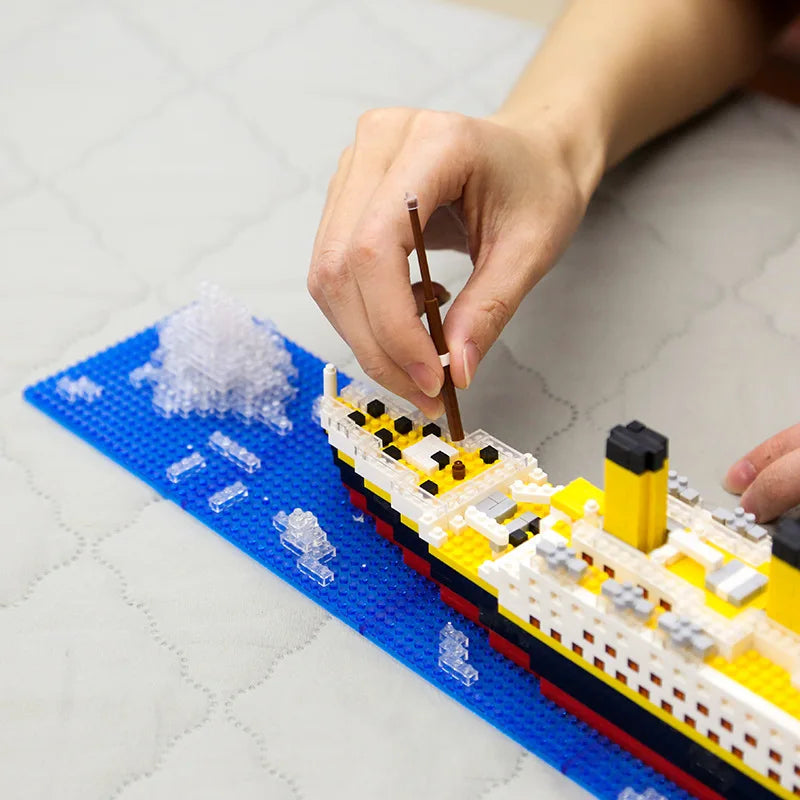 Titanic ship model children's toys birthday gift assembly building block plastic block with lamp toy Titanic building block toy Beauty World Shop