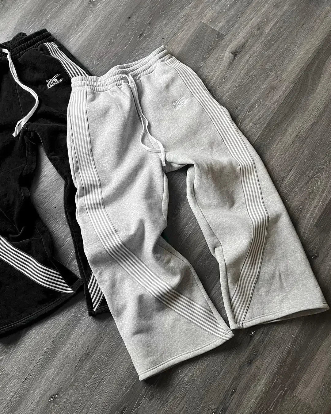 Casual Grey Embroidered Trousers Y2k Running Lace Chandelier Trousers Functional Tactics Camouflage for Men and Women Beauty World Shop