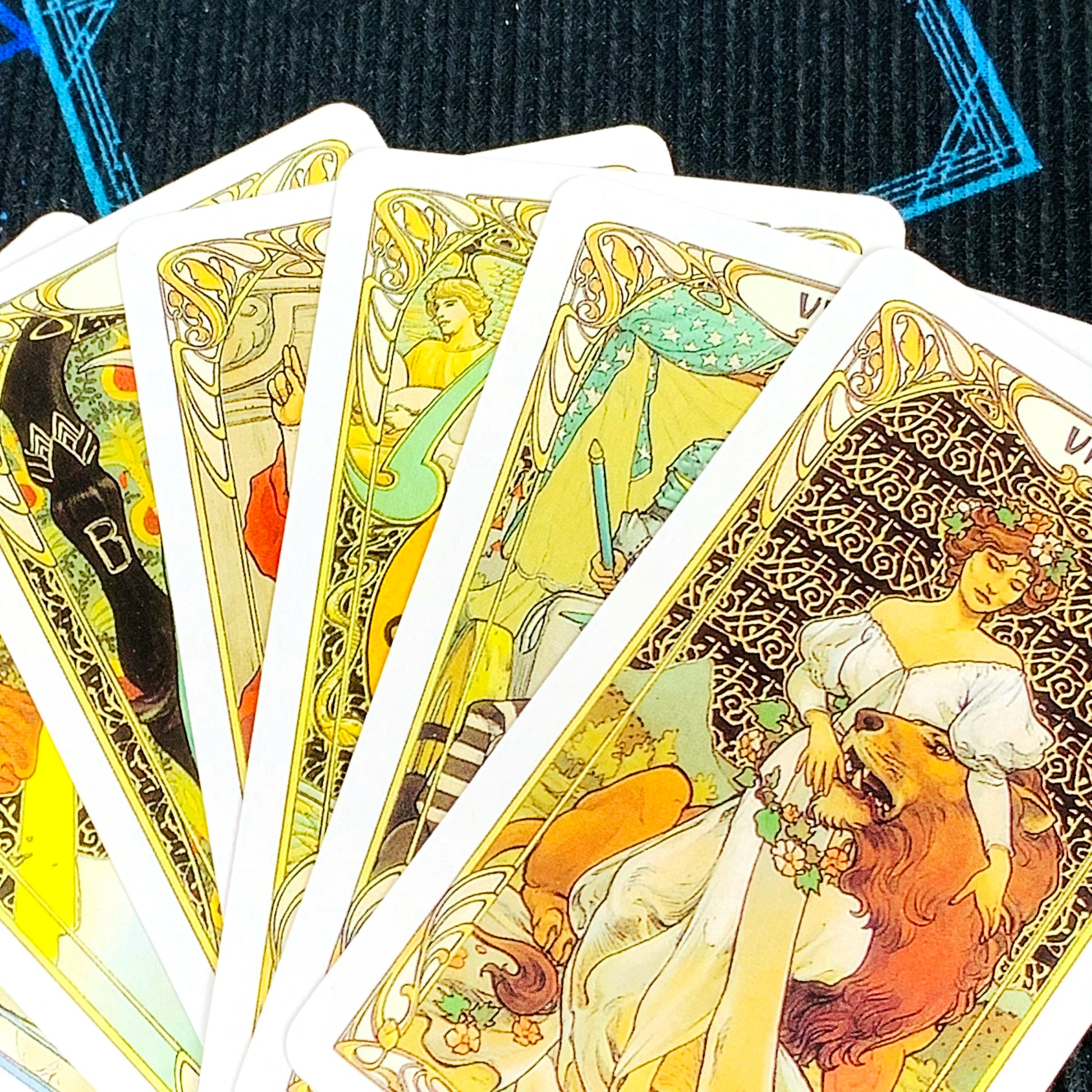 Tarot Card A 78 Cards Deck Classic Occult Divination Cards Game For Beginners,Ideal for Divination, Meditation & Gift Beauty World Shop
