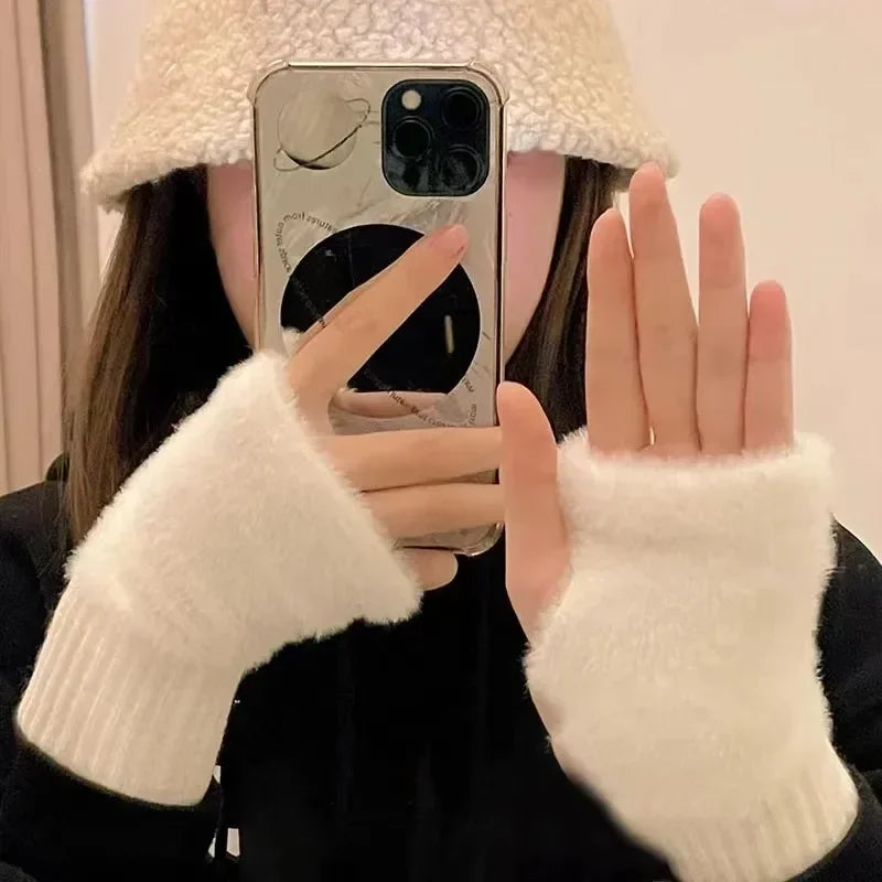 Fashionable Half Finger Gloves Suitable for Women's Soft and Warm Winter Luxurious Solid Color Plush Knitted Fingerless Gloves Beauty Fashion