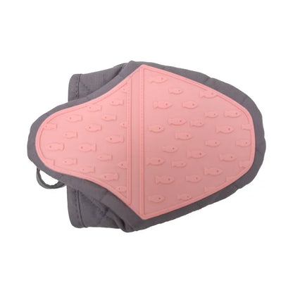 1PC Fish Shaped Silicone Anti Scald Oven Gloves Kitchen Silicone Gloves Tray Dish Holder Oven Gloves Multi-purpose Gloves Beauty World Shop
