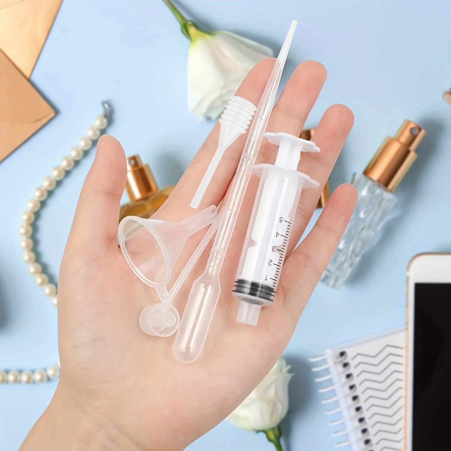 12-piece perfume dispenser set - 2 syringes, 2 pipettes, 2 perfume separators, 2 converters, 2 funnels, 2 spring-loaded pipettes Beauty World Shop