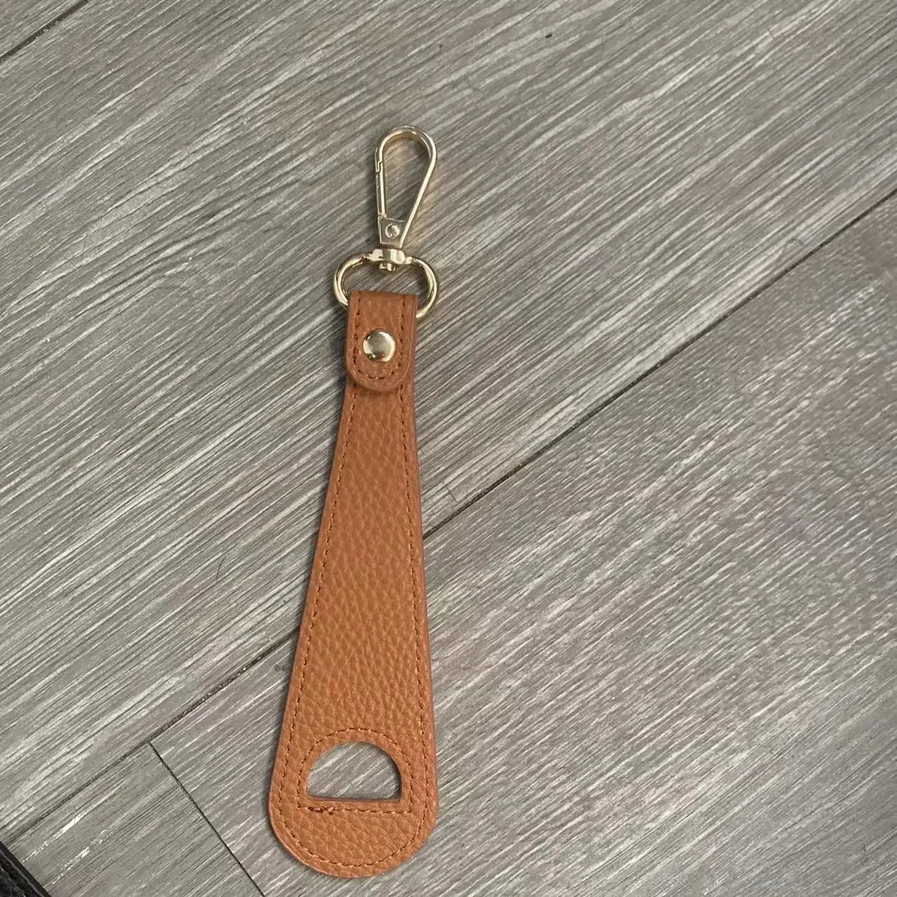 Travel Hat Clip Leather Simple Golf Baseball Hat Clip Summer Hat Strap Towel Glove Storage Wallet Buckle Hands-free Latch Clip Beauty World Shop