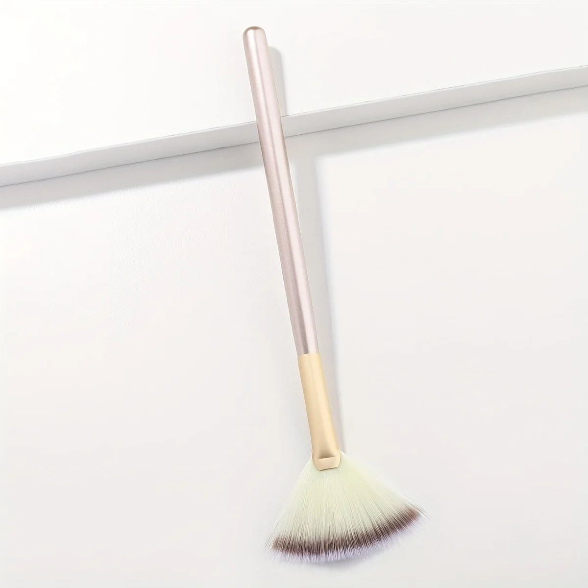 1pc Fan Shaped Highlight Brush Contour Brush Blending Highlighter Makeup Brush Face Loose Powder Brush Cosmetic Beauty Tools Beauty World Shop