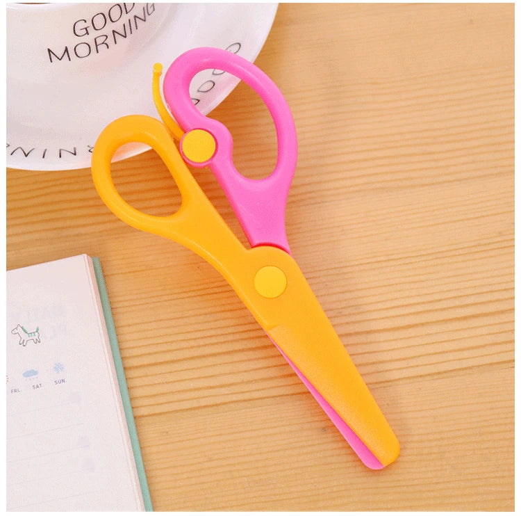 New 1 Pcs 137mm Mini Safety Round Head Plastic Scissors Student Kids Paper Cutting Minions Supplies for Kindergarten School Beauty World Shop