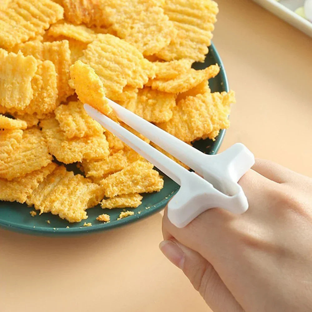 1PC Lazy Fingers Chopsticks - Hands-Free Snack And Game Clip-On Food Holder for Video Streaming No Dirty Hands Required Beauty Trend Shop