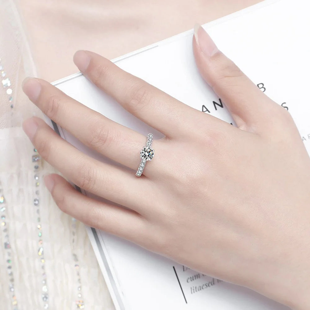 Cbtb Exquisite D Colur 1-3 Carat Moissanite Four Claw Ring for Women Wedding Eternal Jewelry Beauty World Shop