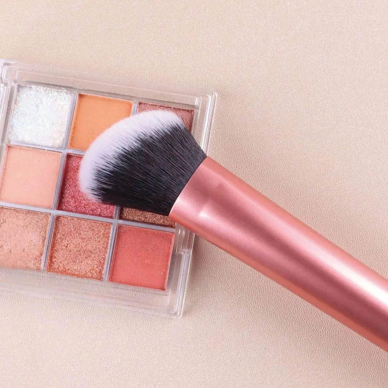 1pc Large Orange Contour Brush - Ideal For Cheeks, Forehead, Chin, Nose Blending And Defining Contours, Perfect For Liquid Found Beauty World Shop