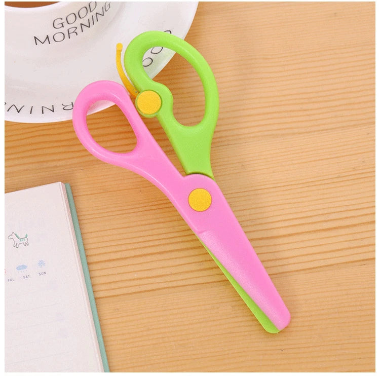 New 1 Pcs 137mm Mini Safety Round Head Plastic Scissors Student Kids Paper Cutting Minions Supplies for Kindergarten School Beauty World Shop