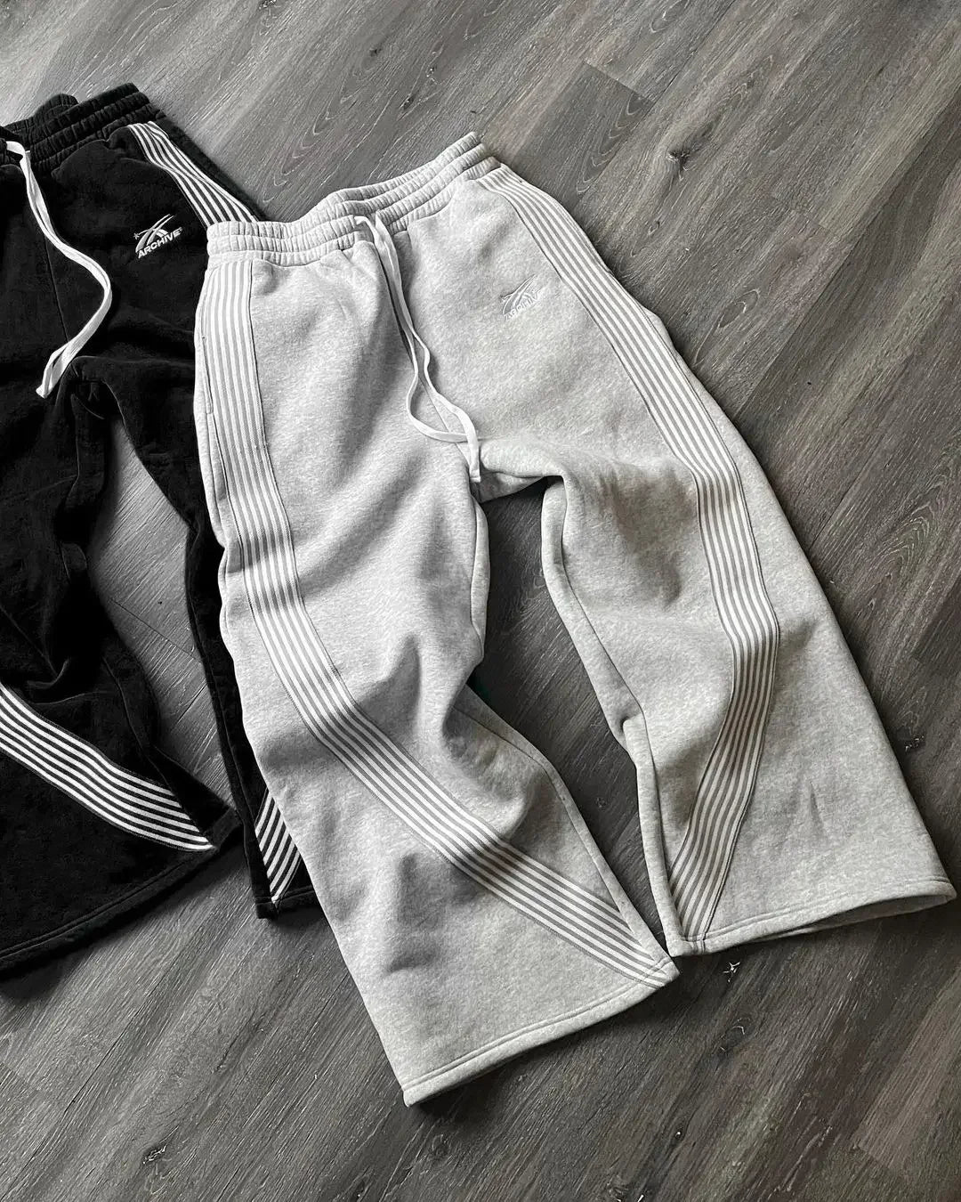 Casual Grey Embroidered Trousers Y2k Running Lace Chandelier Trousers Functional Tactics Camouflage for Men and Women Beauty World Shop