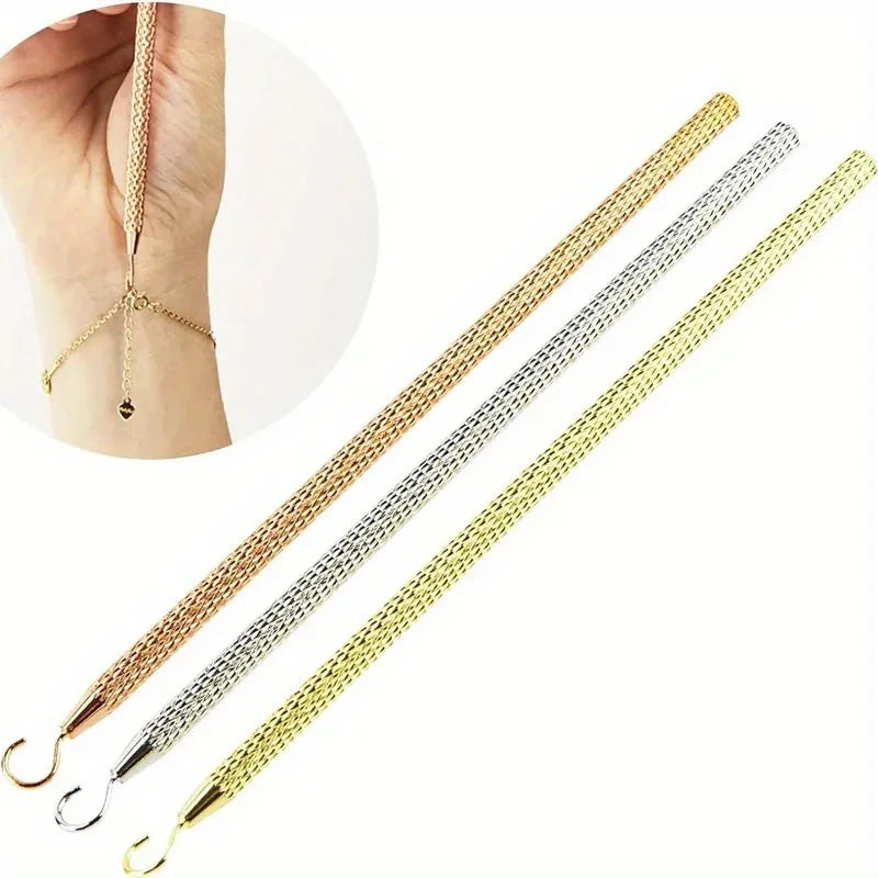 1pc bracelet tools jewelry assistant, bracelet assistant fastening and hooking equipment, bracelet wearing accessories Beauty World Shop