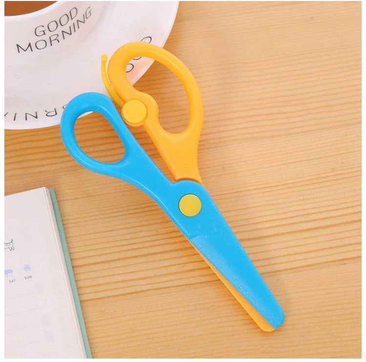 New 1 Pcs 137mm Mini Safety Round Head Plastic Scissors Student Kids Paper Cutting Minions Supplies for Kindergarten School Beauty World Shop