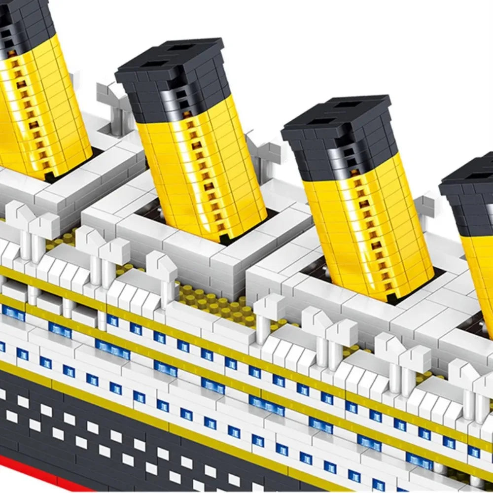 4000+Pcs Titanic Model Cruise Ship Building Blocks MOC Boat Bricks Collection DIY Construction Toys for Children Gift Beauty World Shop