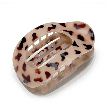 Fashion Oval Hair Claw Clip for Women New Design Leopard Matte Curved Flat Styling Barrettes Acrylic Lying Down Hair Accessories Beauty Trend Shop