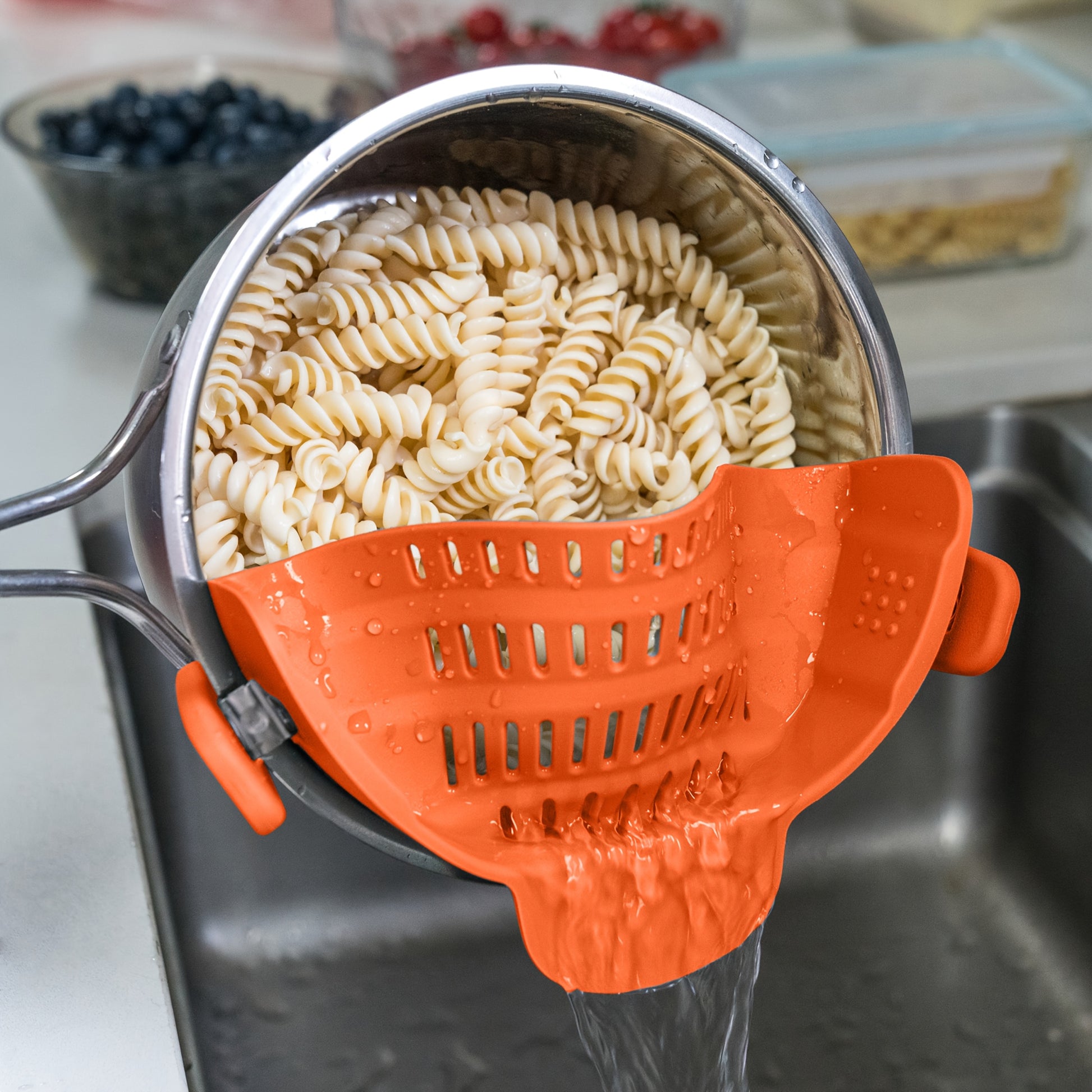 1pc ABERZEY Clip-On Strainer for Pots & Pans - Durable Plastic Kitchen Colander for Pasta, Meat, Vegetables, Fruits - Easy Drainage & Compact Design, Strainer for Pasta, Vegetable Preparation, Modern Kitchenware, Efficient Dr Beauty Fashion